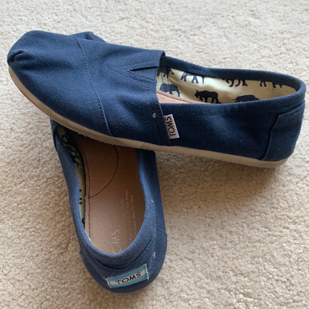 Women’s Navy Tom’s